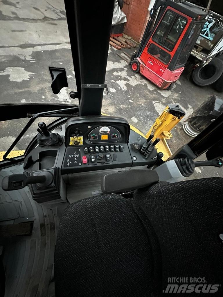 CAT 444F Экскаваторы-погрузчики