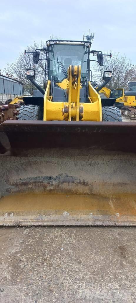 Komatsu WA 320 Фронтальные погрузчики