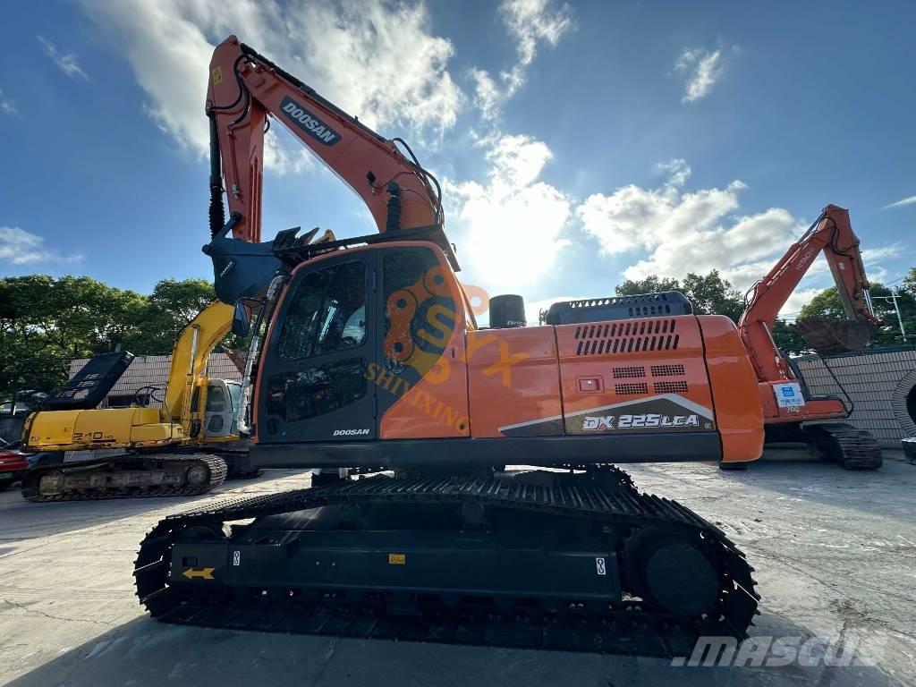 Doosan DX 225 LCA Гусеничные экскаваторы