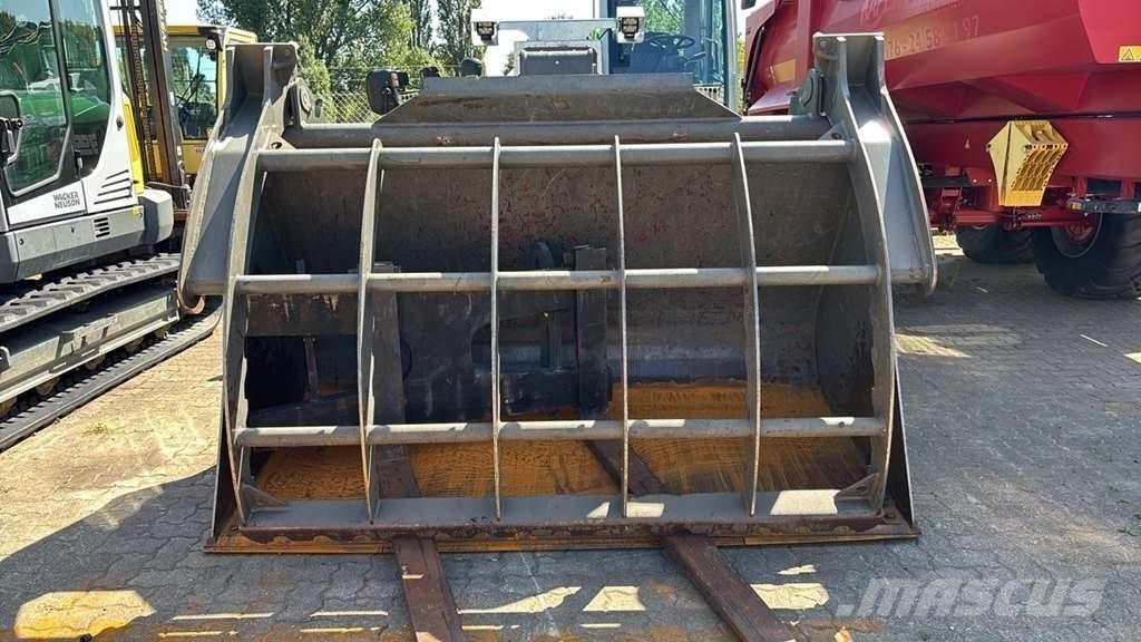 Sennebogen 355 Телескопические погрузчики