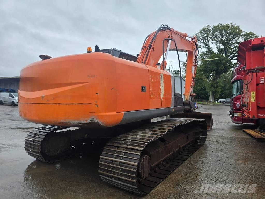 Hitachi ZX 210 Гусеничные экскаваторы