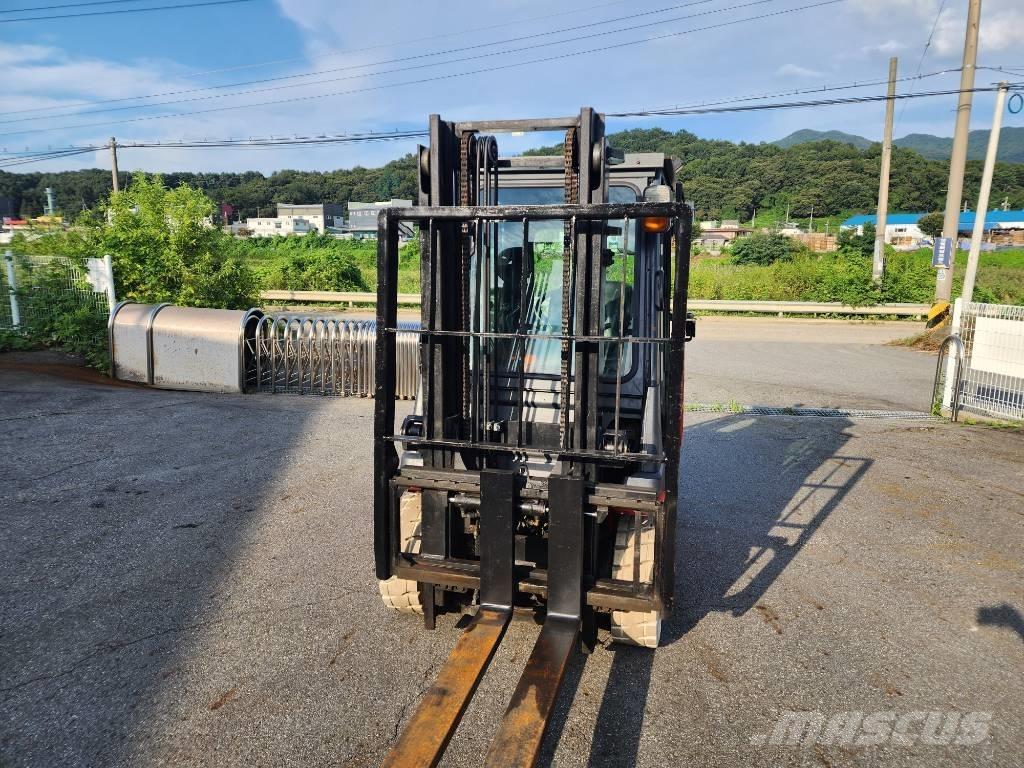 Toyota 7 FB 25 Электропогрузчики