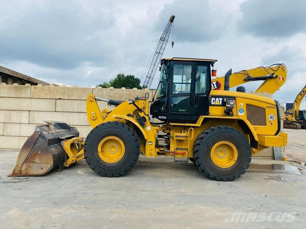 CAT 926m Фронтальные погрузчики