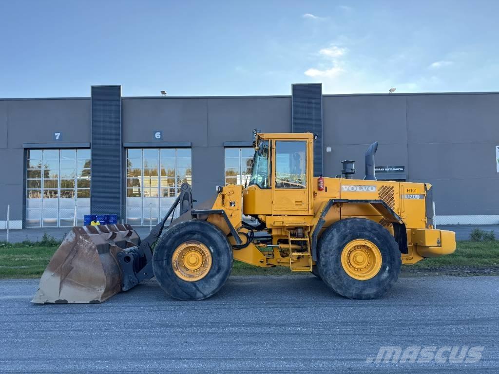 Volvo L 120 D Фронтальные погрузчики
