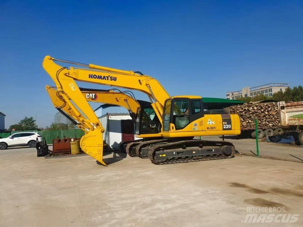 Komatsu PC 220 Гусеничные экскаваторы