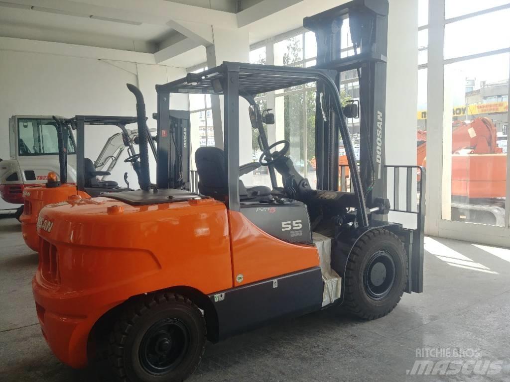 Doosan D55 SC-5 Дизельные погрузчики