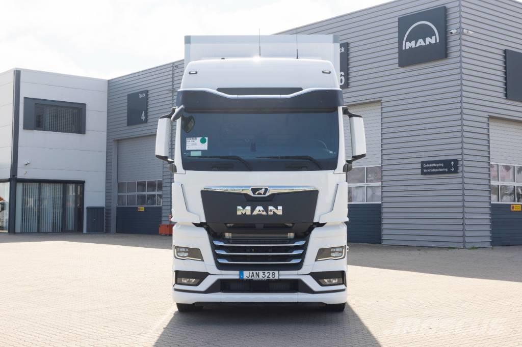 MAN TGX 26.520 6x2-4 Грузовики-Фургоны