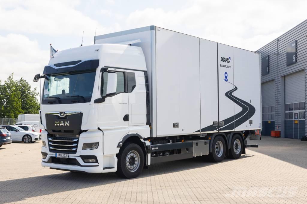 MAN TGX 26.520 6x2-4 Грузовики-Фургоны