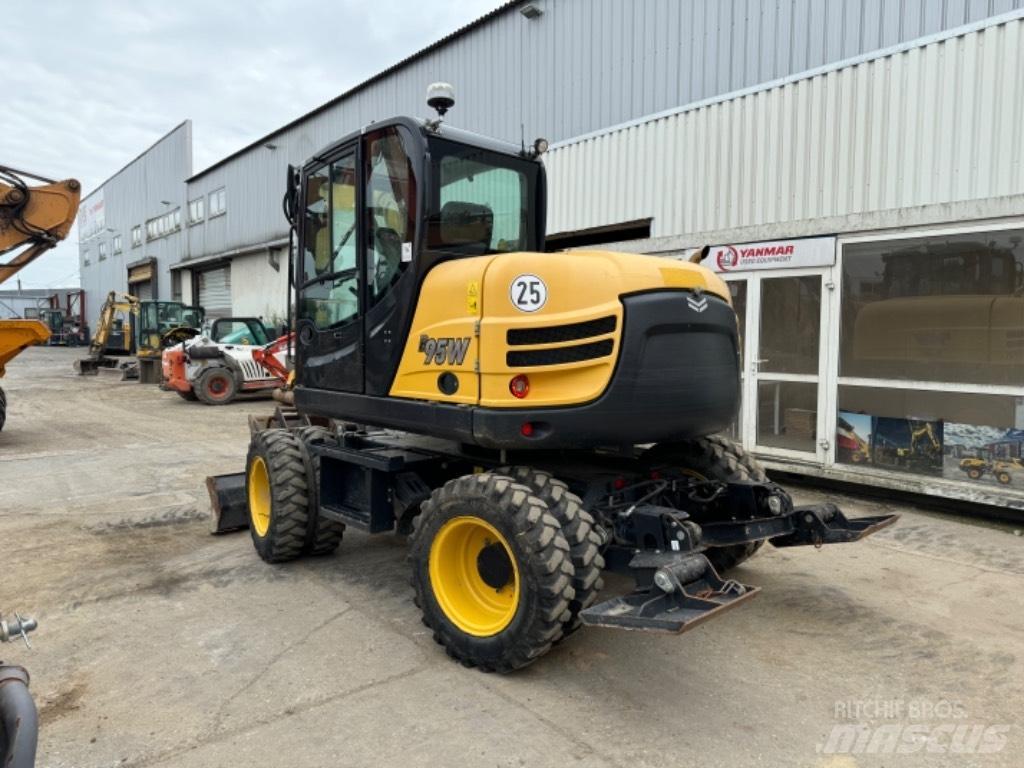 Yanmar B95W (40744) Колёсные экскаваторы