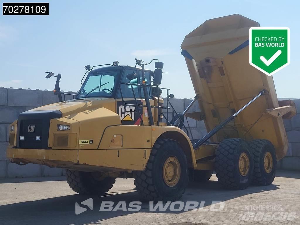 CAT 735 C Шарнирно-сочленённые самосвалы