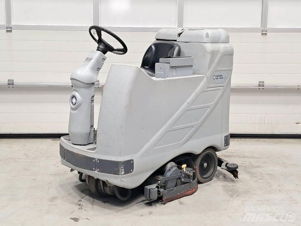 Nilfisk BR1050CS Внутренние подметальные машины