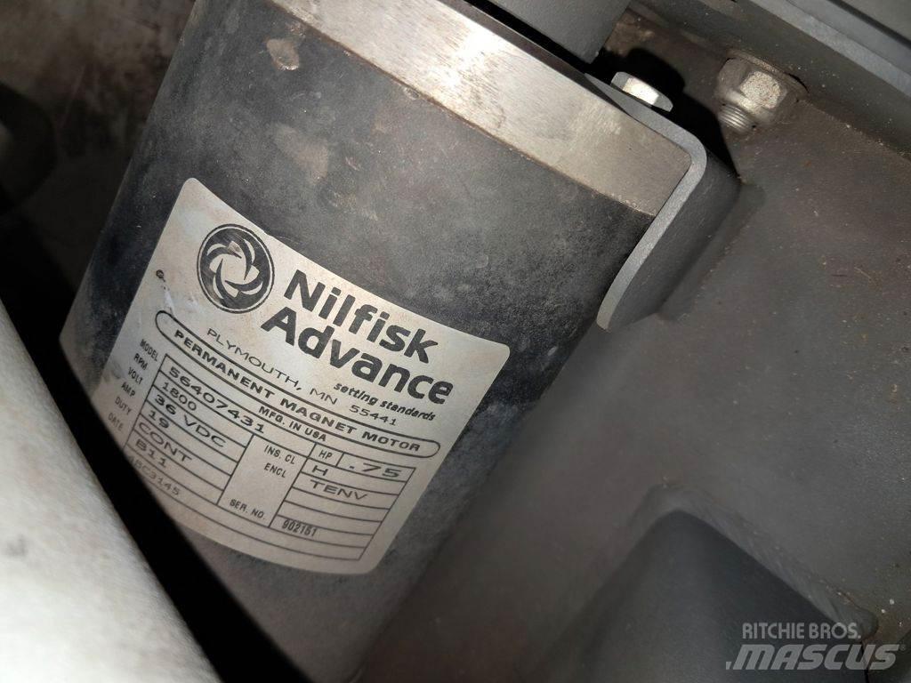 Nilfisk BR1050CS Внутренние подметальные машины