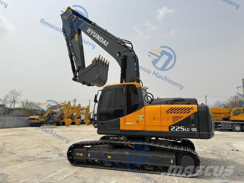 Hyundai 225 LC-9S Гусеничные экскаваторы