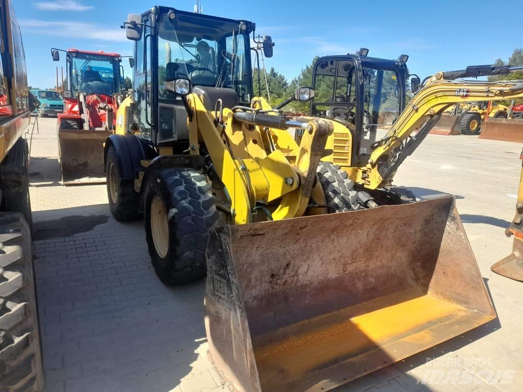 CAT 908M Фронтальные погрузчики