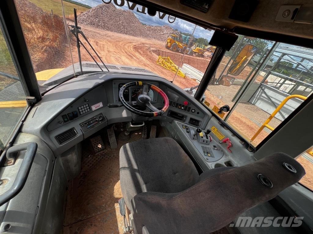 Volvo A 25 D Шарнирно-сочленённые самосвалы