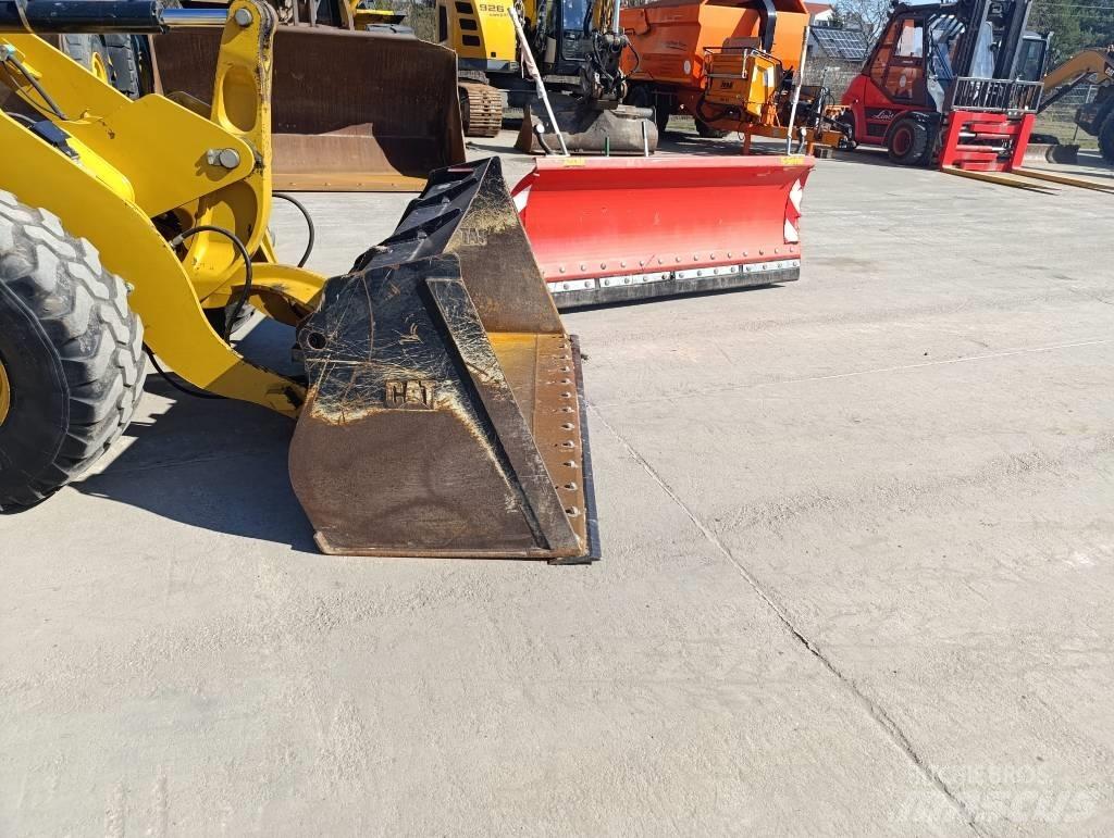 CAT 907 H 2 Фронтальные погрузчики