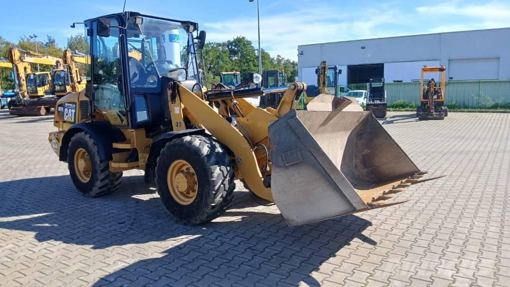 CAT 907 H 2 Фронтальные погрузчики