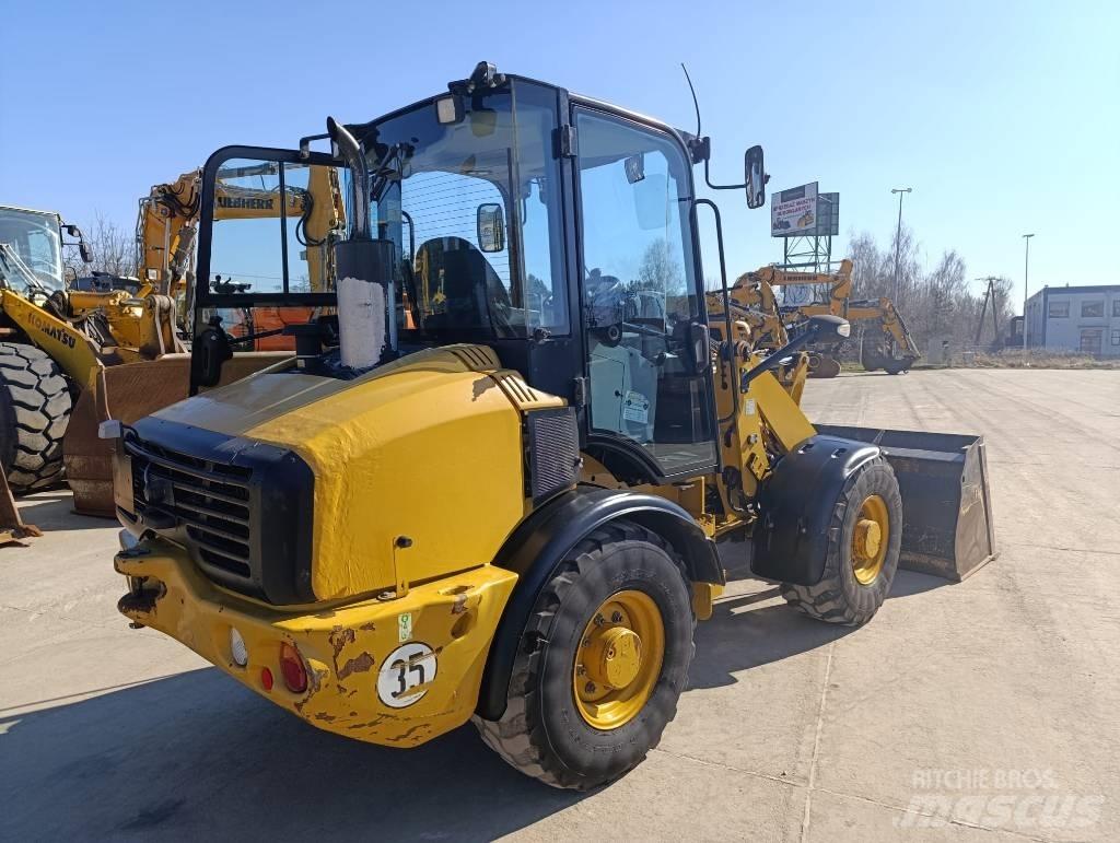 CAT 907 H 2 Фронтальные погрузчики