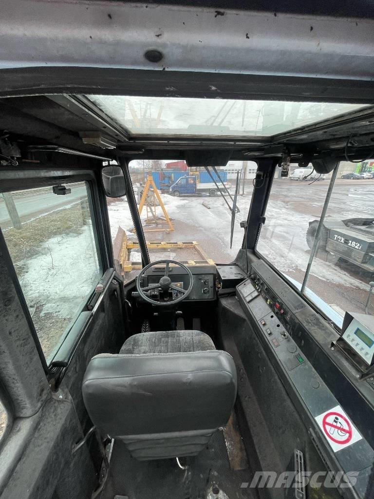 Sisu TRX181 Терминальные тягачи