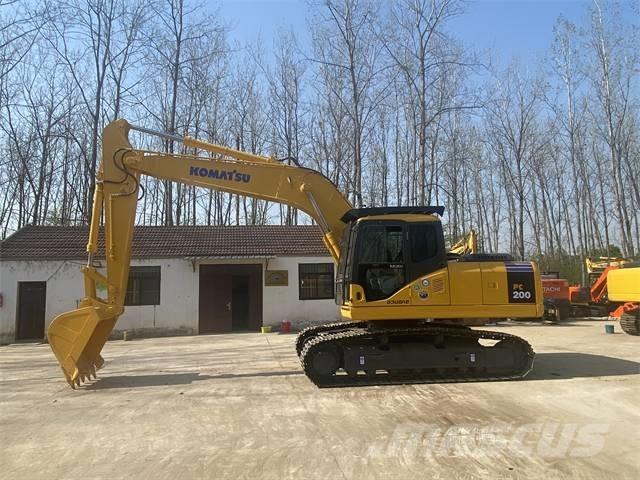 Komatsu PC200-7 Гусеничные экскаваторы