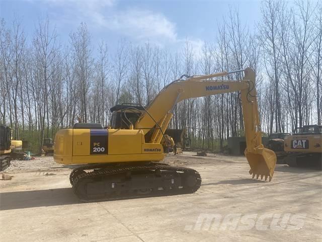 Komatsu PC200-7 Гусеничные экскаваторы