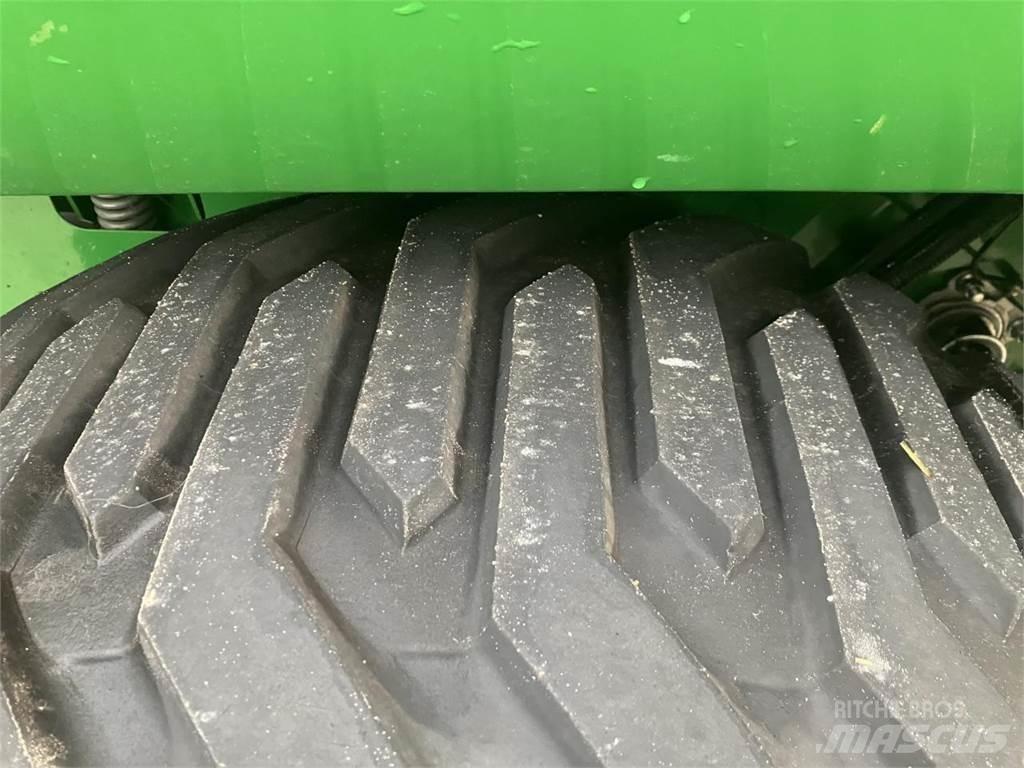 John Deere V461R Рулонные пресс-подборщики
