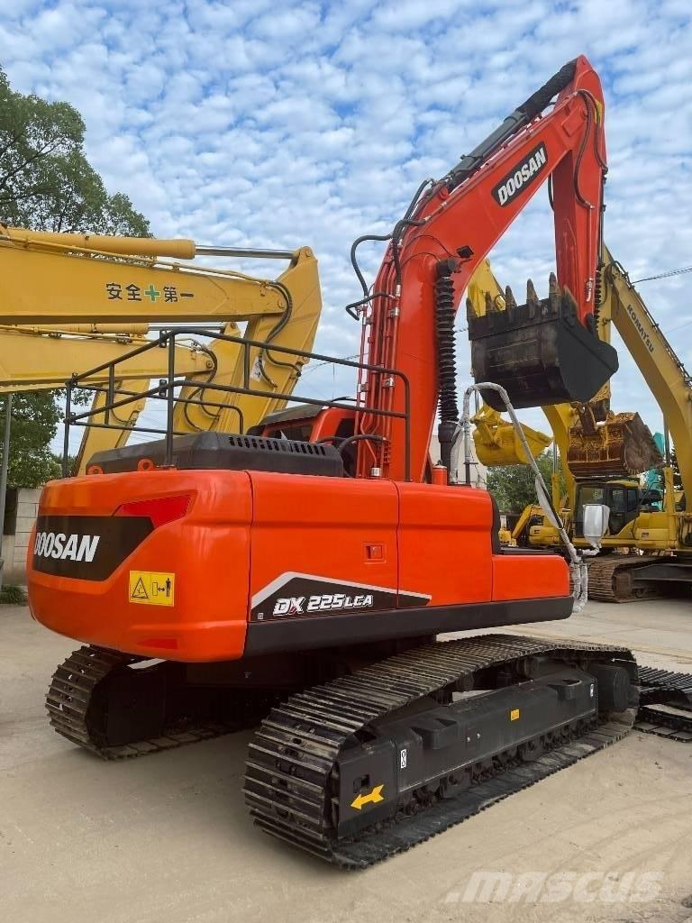 Doosan DX 225 Малые экскаваторы 7т-12т