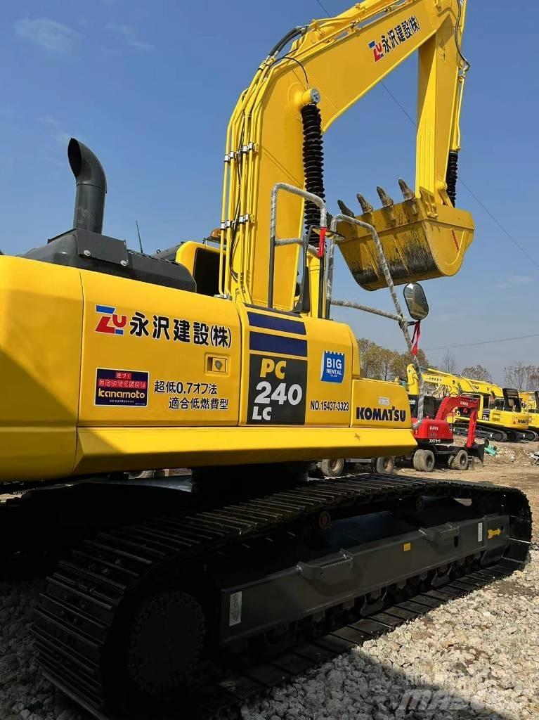 Komatsu 240-8 Гусеничные экскаваторы