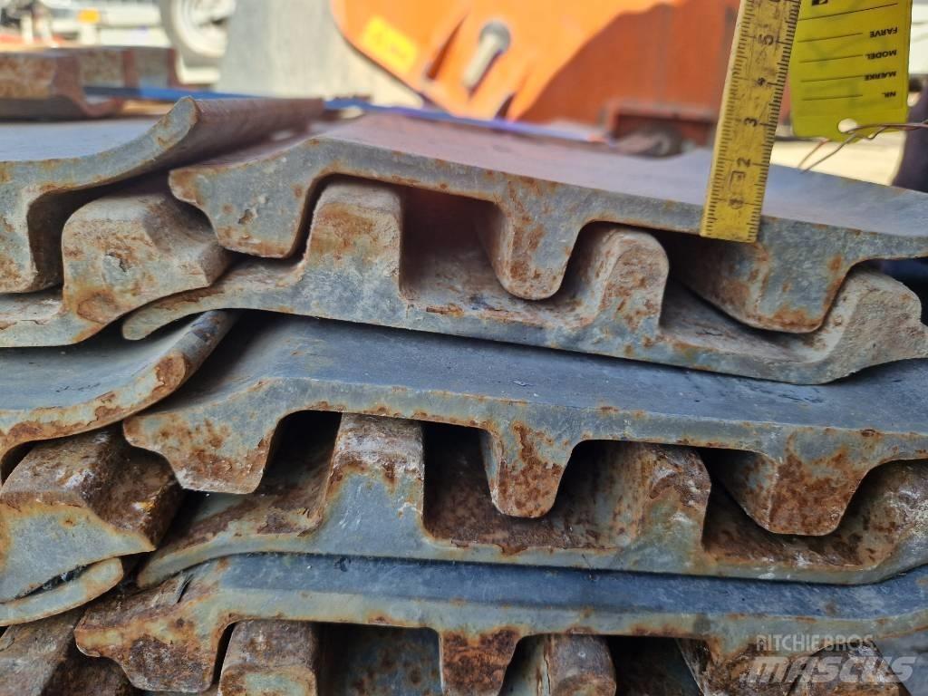 Volvo EC 200 Гусеницы и цепи