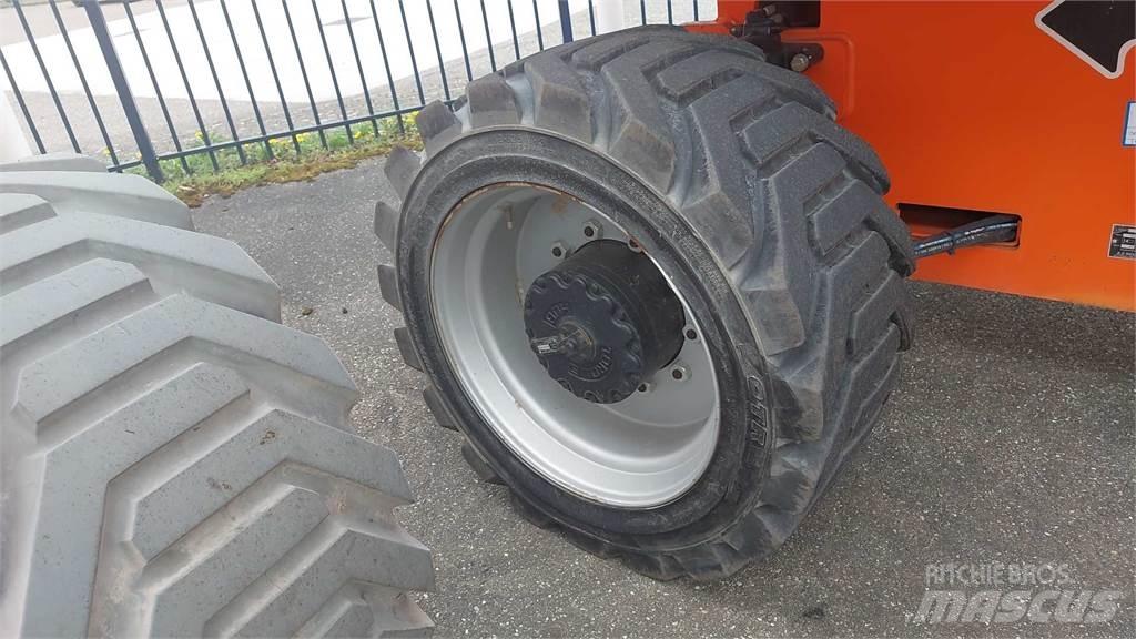 JLG 680SGW+ Телескопические подъемники