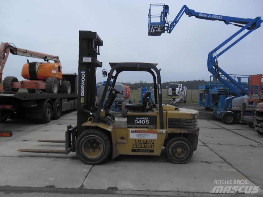 Daewoo Doosan D 40S Дизельные погрузчики