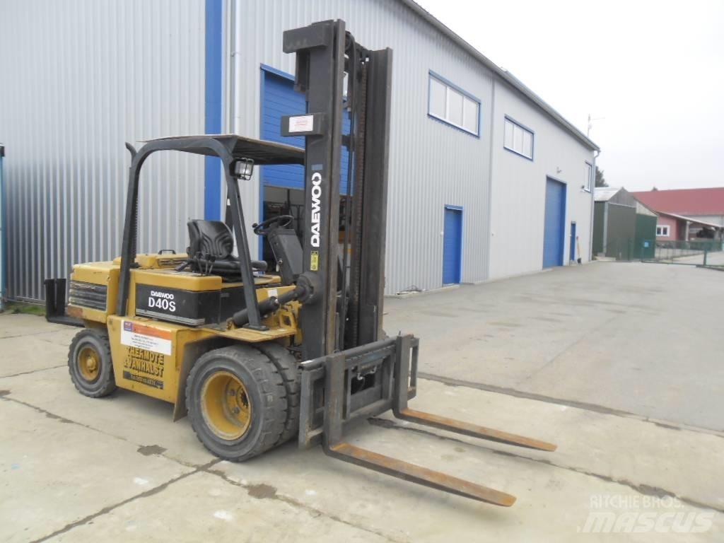 Daewoo Doosan D 40S Дизельные погрузчики