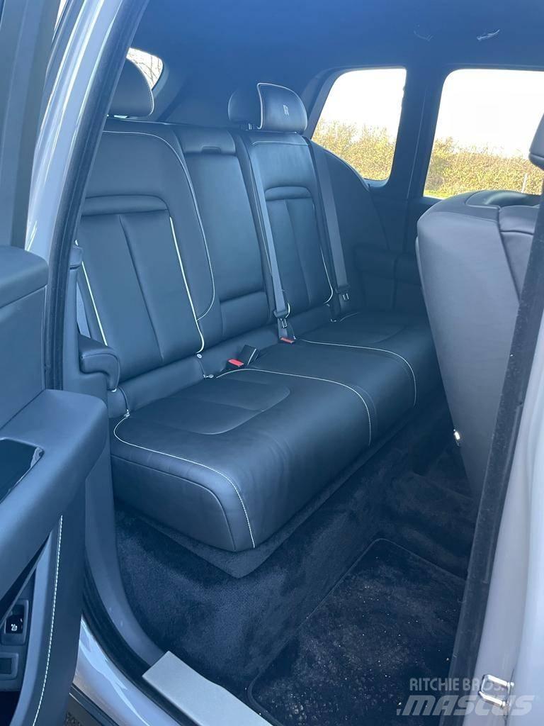 Rolls Royce Cullinan Легковые автомобили
