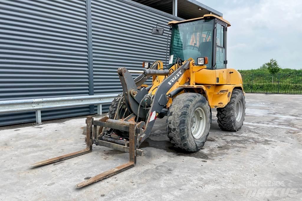 Volvo L 30 ZX Фронтальные погрузчики