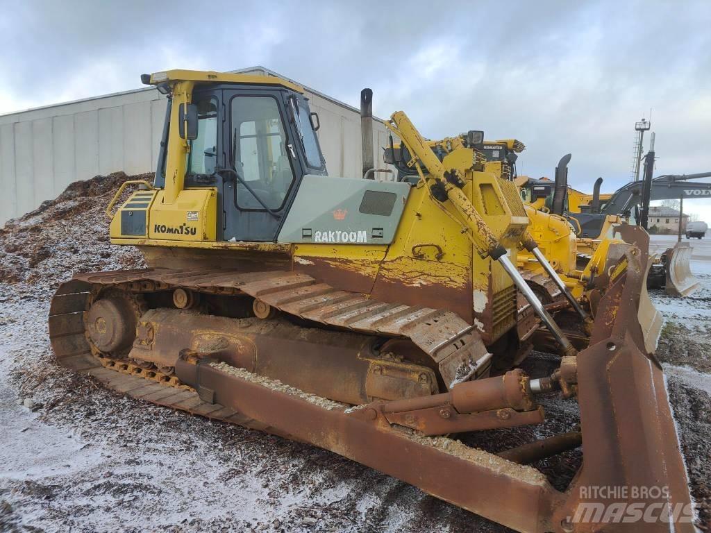Komatsu D 65 PX-12 Гусеничные бульдозеры