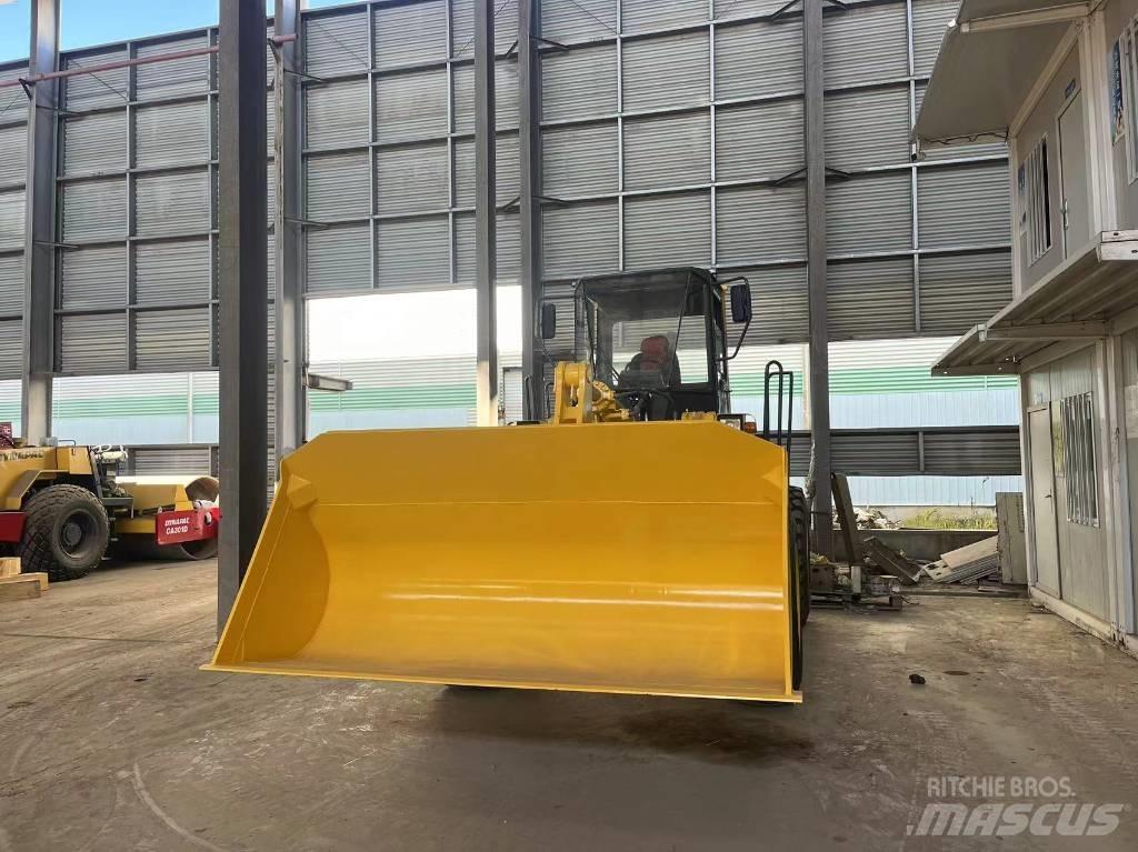 Komatsu WA 320-3 Фронтальные погрузчики