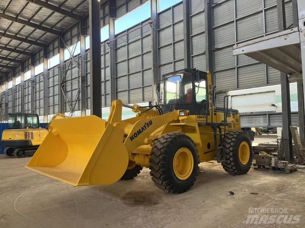 Komatsu WA 320-3 Фронтальные погрузчики