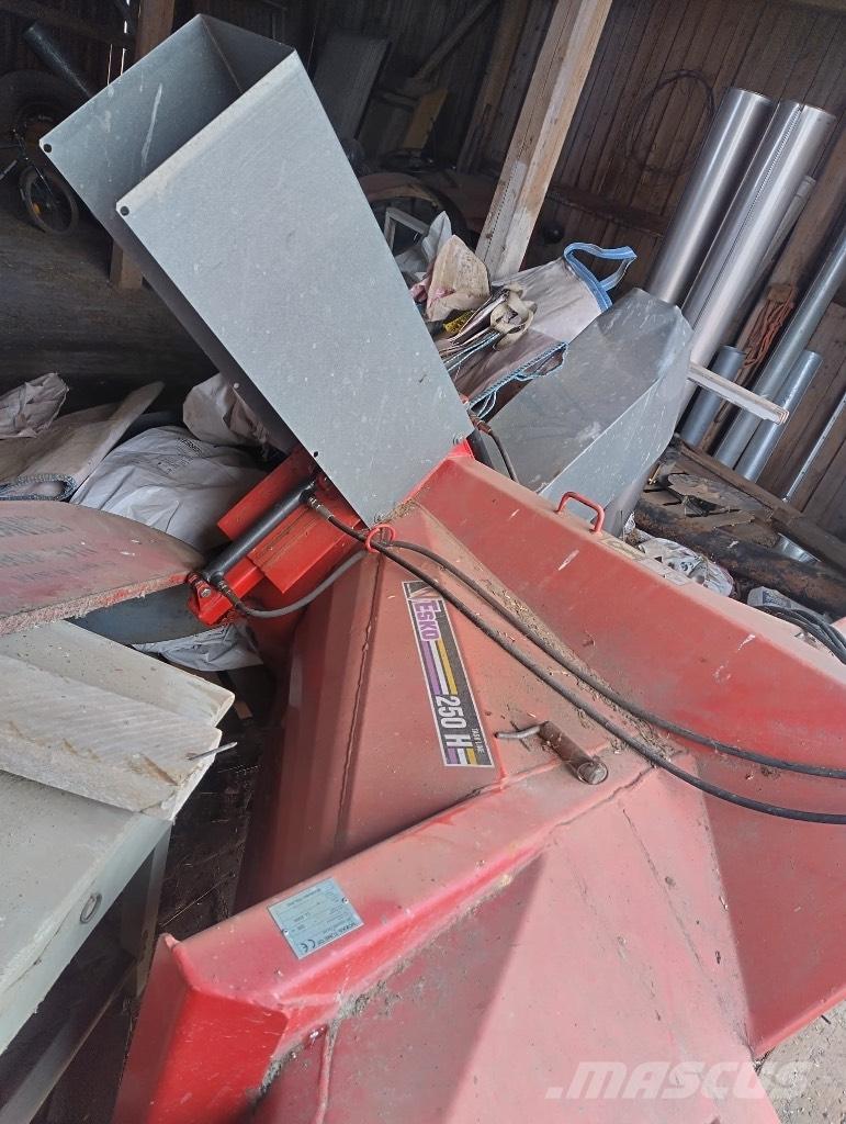 Esko 250 H Снегоуборщики