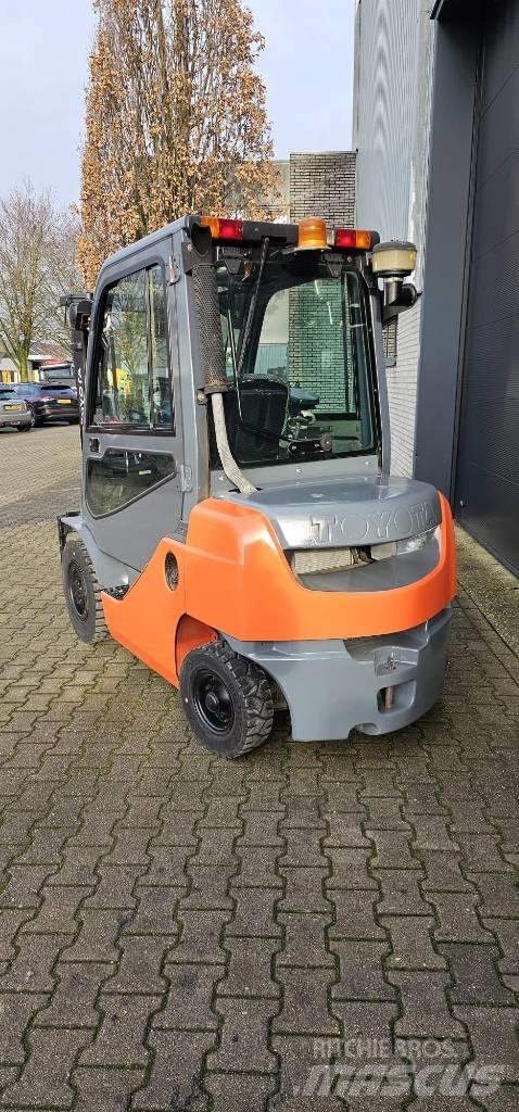 Toyota 02-8FDF25 Газовые погрузчики