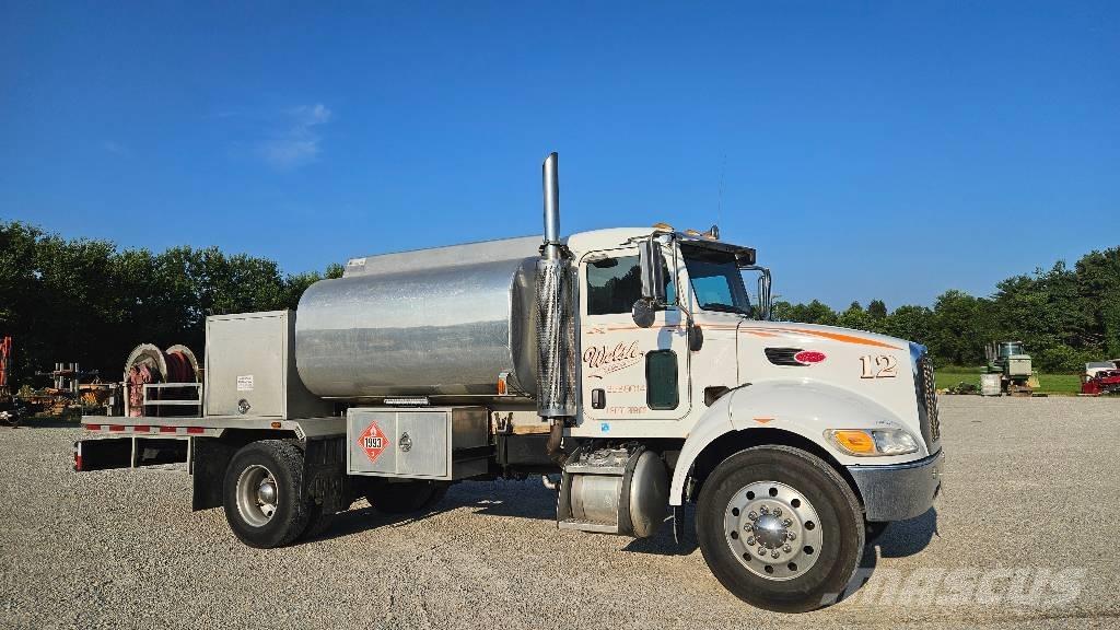 Peterbilt PB335 Грузовики-цистерны