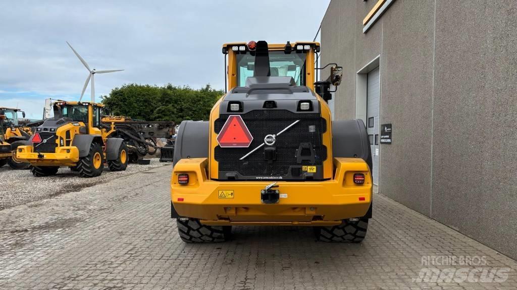 Volvo L 120 H Фронтальные погрузчики