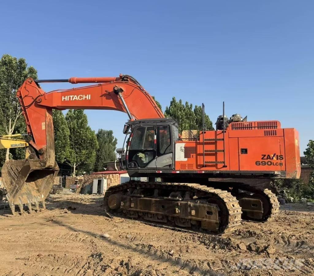 Hitachi ZX690LCH-5A Гусеничные экскаваторы