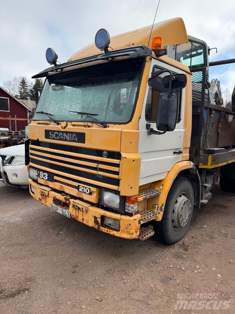 Scania P 82 H Скиповые погрузчики