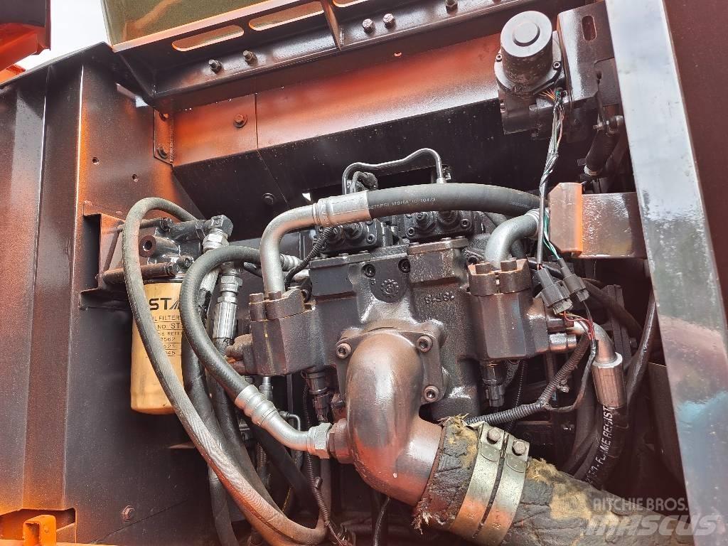 Hitachi EX 200-3 Гусеничные экскаваторы