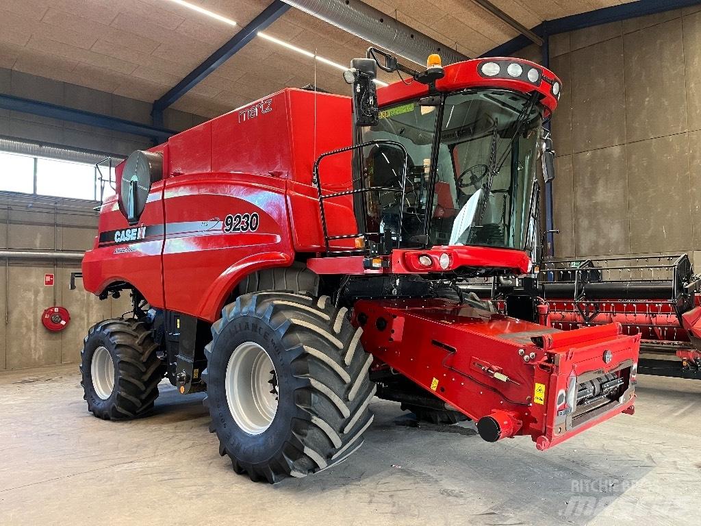 Case IH 9230 Зерноуборочные комбайны