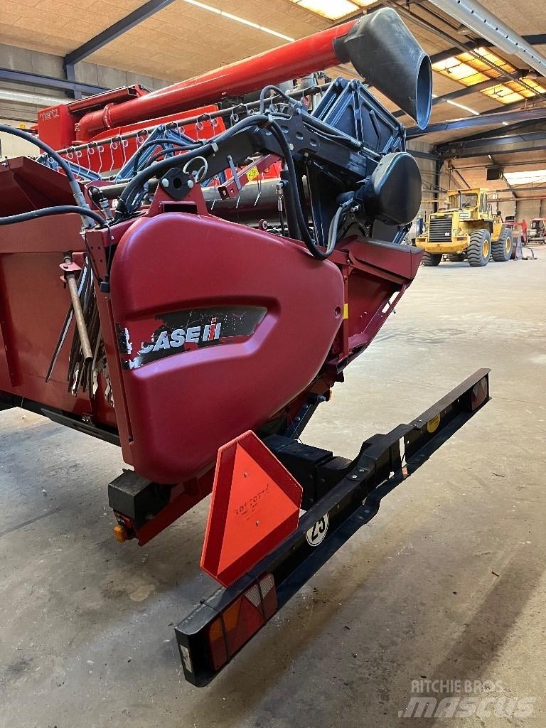 Case IH 9230 Зерноуборочные комбайны