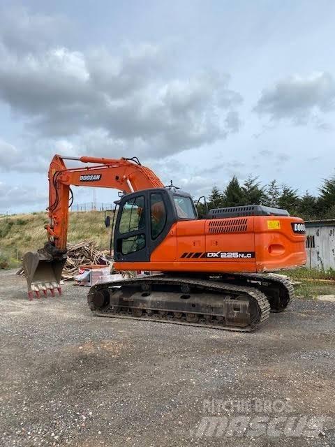 Doosan DX 225 NLC Гусеничные экскаваторы