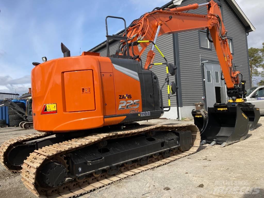 Hitachi ZX 225 US LC Гусеничные экскаваторы