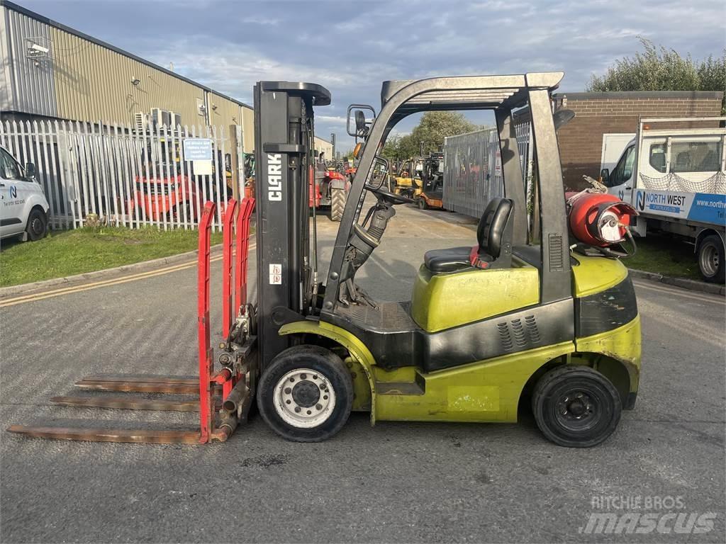 Clark C25G Газовые погрузчики
