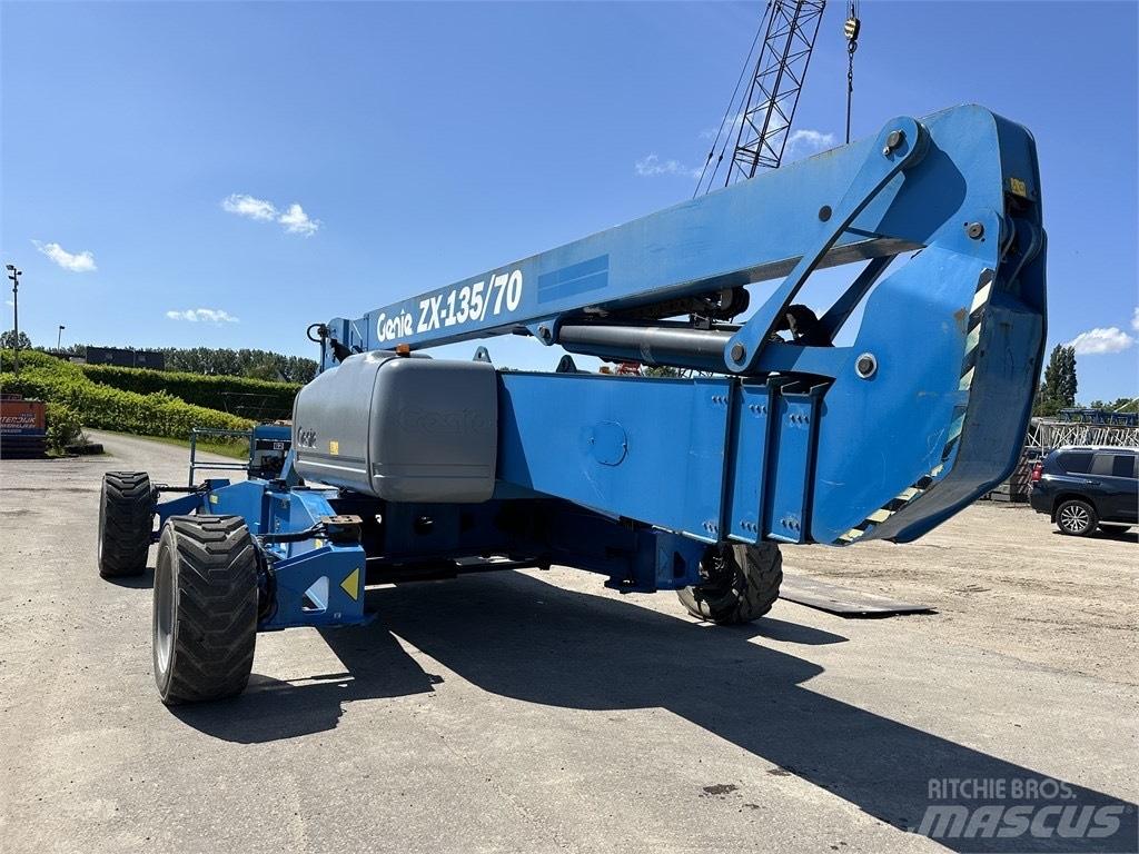 Genie ZX 135/70 Коленчатые подъемники